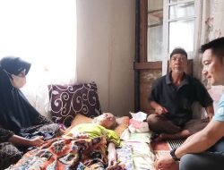Anggota DPRD Balangan Jenguk Warga Sakit