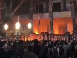 Kantor DPRD Kota Malang jadi Sasaran Demo Tolak RUU TNI, Berakhir Ricuh