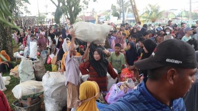 DLH Tanah Bumbu Gelar Program BerAKSI, Tukar Sampah dengan Sembako