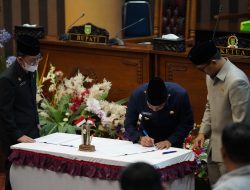 Bupati Tanah Bumbu Tandatangani Nota Kesepakatan RPJMD 2025-2029, Fokus pada Pendidikan, Kesehatan dan Infrastruktur