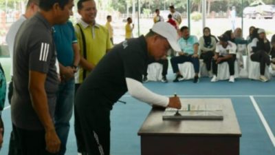 Pj Bupati Sukamara Resmikan Lapangan Tenis Indoor untuk Tingkatkan Prestasi Atlet