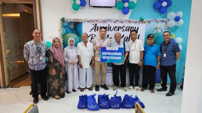 Bank Kalsel Cabang Pelaihari Berikan Layanan Pengambilan Gaji Pensiunan dan Bagikan Ratusan Paket Sembako