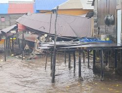 Angin Ribut dan Gelombang Tinggi Terjang Pesisir Kotabaru, Puluhan Rumah Rusak