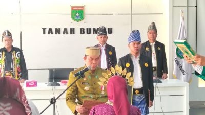 Bupati Lantik Penjabat Sekda di Harjad ke-22 Tanah Bumbu