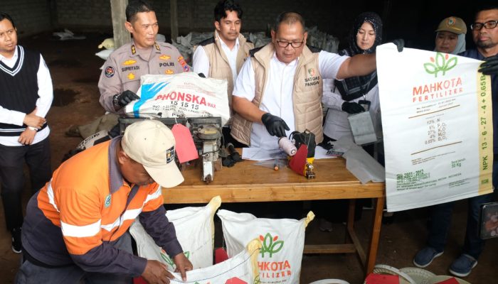 Polda Kalsel Ungkap Peredaran Pupuk Oplosan, 11 Orang Diamankan