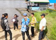 Pj Bupati Mura Tinjau Lokasi Pembangunan Jembatan di Desa Beras Belange