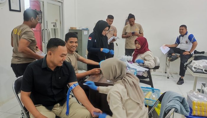 Polres Kotabaru Cek Kesehatan Personel, Siap Tugas Prima Layani Masyarakat!