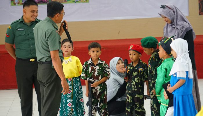TK Pembina Mantewe Kenalkan Profesi TNI di Makodim Tanah Bumbu