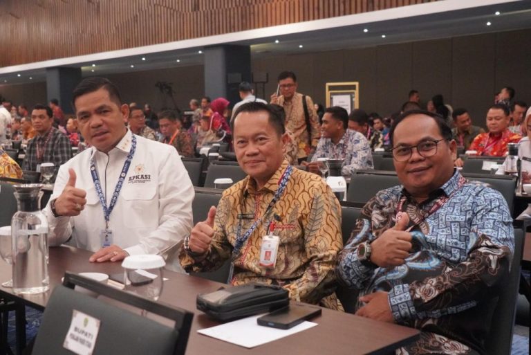 Eryanto Rais mewakili Bupati Tanah Bumbu dalam Munas VI APKASI 2025 di Sulut, dorong sinergi daerah dan promosi wisata Tanah Bumbu.