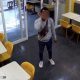 Tangkapan layar video yang memperlihatkan pria mengaku anggota Karang Taruna melakukan pungli di salah satu kedai kawasan Jalan Cengkeh, Kota Malang.