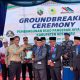 Bupati Kotabaru Muhammad Rusli bersama Wakil Bupati Syairi Mukhlis memulai pembangunan RSUD Pangeran Jaya Sumitra di Stagen, Sabtu (31/5/2025). (Dok. Pemkab Kotabaru)