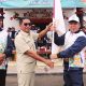 Bupati Murung Raya Heriyus memberikan arahan saat melepas kontingen FBIM 2025 di halaman Kantor Bupati, Rabu (14/5/2025).