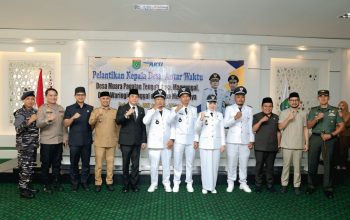 Bupati Tanah Bumbu Andi Rudi Latif dalam pelantikan empat kepala desa antar waktu di Ruang Rapat Kantor Bupati, Senin (19/5/2025).