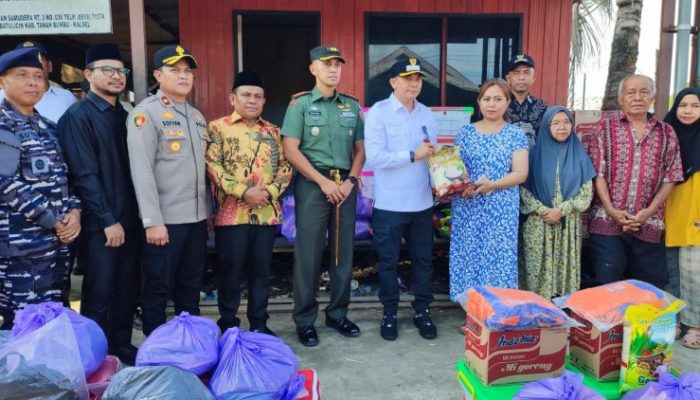 Baru Semalam Rumah Warga Ludes Terbakar, Bupati Tanbu Langsung Datang Bawa Bantuan