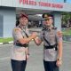 Kapolres Tanah Bumbu AKBP Arief Prasetya dalam upacara serah terima jabatan Kasat Reskrim di halaman Mapolres Tanah Bumbu, Selasa (10/6/2025). AKP Muhammad Taufan Maulana menggantikan AKP Agung Kurnia Putra yang kini menjabat Kabag Ops.