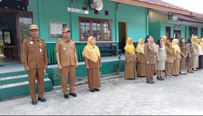Bupati Sukamara Tekankan Pentingnya Pendidikan Saat Pimpin Apel Gabungan SD dan SMP