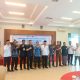 Slamet Riadi (tengah) bersama Asisten Pemerintahan dan Kesra, Putu Wisnu Wardana, SKPD, Instansi Vertikal dan pengurus PWI Kalsel usai pembukaan Konferensi Kerja dan Konferensi Kabupaten PWI Tanah Bumbu Rabu, (11/6/2025) di Hotel Ebony Batulicin. (Dok. PWI Tanah Bumbu)
