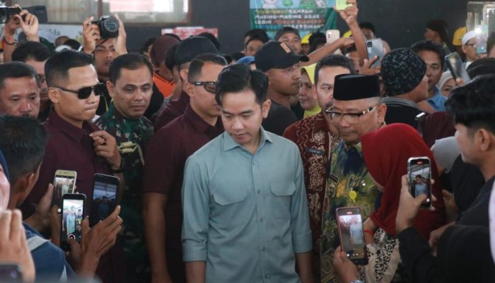 Wapres Gibran Tinjau Pasar Tradisional di Tabalong
