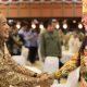 Ketua DPRD Kalsel Supian HK bersalaman hangat dengan M. Alpia Rakhman dan warga Banjar se-Jabodetabek dalam Halal Bihalal di Auditorium Manggala Wanabakti, Minggu (15/6/2025).