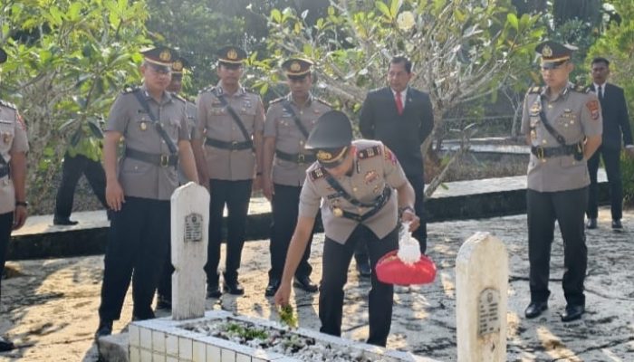 Peringati Hari Bhayangkara ke-79, Polres Kotabaru Gelar Ziarah ke TMP Wadah Batuah