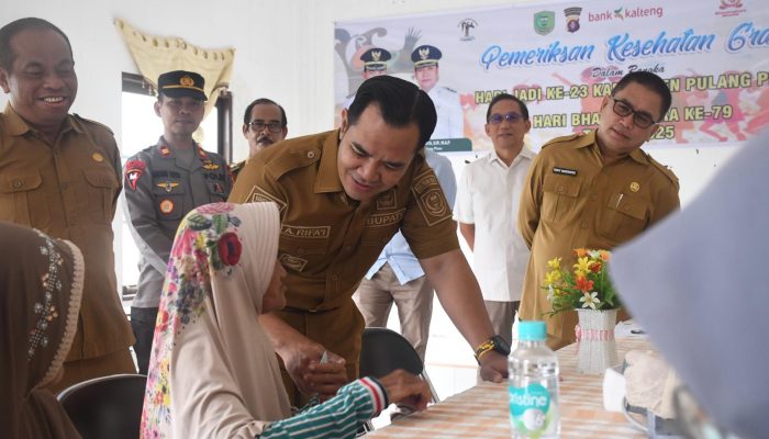 Peringati Hari Jadi Pulang Pisau ke-23, Bupati Tinjau Layanan Pemeriksaan Kesehatan Gratis