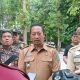 Bupati Sukamara H. Masduki bersama Satpol-PP saat melakukan sidak ke THM di Kota Sukamara, temukan miras ilegal dan wanita penghibur.