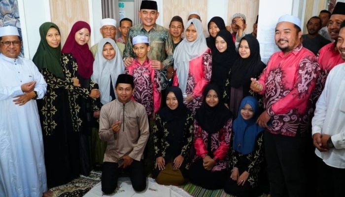 Bupati Tanah Laut Kunjungi Kafilah MTQ, Beri Semangat dan Hadiah