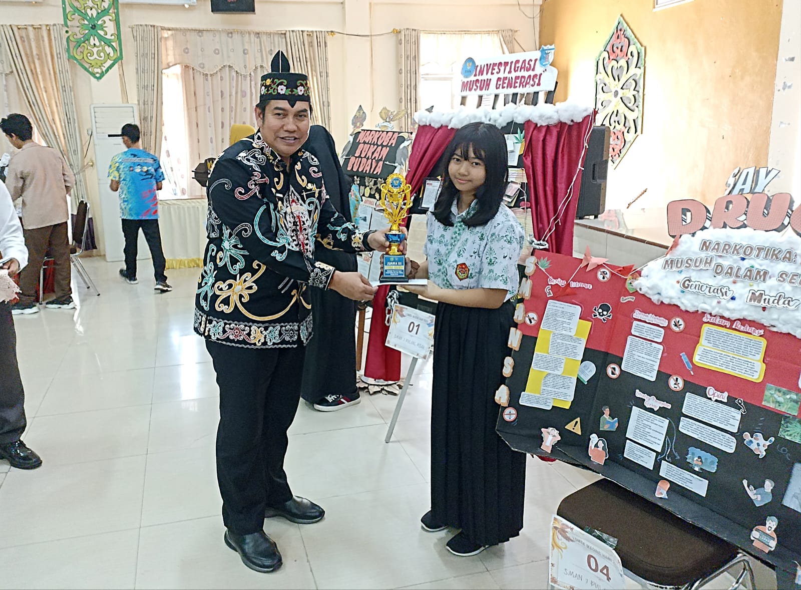 Bupati Pulang Pisau H. Ahmad Rifa’i menyampaikan pesan antinarkoba kepada pelajar dan generasi muda dalam peringatan HANI 2025 di Aula Bapperida, Rabu (26/6).