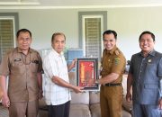 Bupati Ahmad Rifa’i Silaturahmi ke Mantan Bupati Achmad Amur