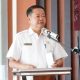 Asisten II Setda Mura, Yulianus, membuka pelatihan keterampilan rotan, menjahit, dan perbaikan AC di Aula Cahai Ondhui Tingang, Rabu (11/6/2025).