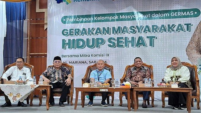 Ketua DPRD Tala H. Khairil Anwar bersama Hj Mariana saat menghadiri Sosialisasi Germas di Balairung Tuntung Pandang, Senin (9/6/2025).