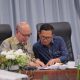 Ketua Pansus VI DPRD Tanah Laut, H Arkani, didampingi Ketua DPRD Tanah Laut, H Khairil Anwar, saat mengikuti rapat pembahasan Raperda RPJMD 2025–2029 di Gedung DPRD Tala, Jumat (11/7/2025).