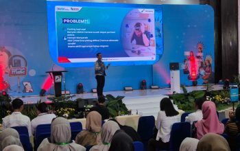 Peserta pelatihan Emak-Emak Matic antusias mengikuti sesi pemasaran digital dan AI di Gedung Banua Patra, Balikpapan.