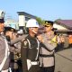 Kapolres Tabalong AKBP Wahyu Ismoyo J. memimpin apel gelar pasukan Operasi Patuh Intan 2025 di halaman Mapolres Tabalong, Senin (14/7/2025).