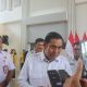 Wakil Bupati Pulang Pisau, H. Ahmad Jayadikarta, memberikan sambutan hangat kepada 527 mahasiswa FK UPR yang akan menjalani KKN di 35 desa, Rabu (16/7/2025). Ia mendorong mahasiswa aktif berkontribusi dalam peningkatan kesehatan masyarakat. (Foto: Prokopim Pulpis)