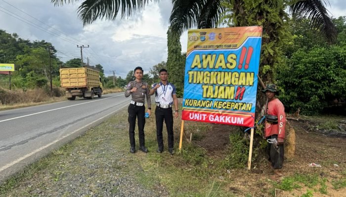Satlantas Polres Tanah Laut Pasang Baliho di Titik Rawan Laka Lantas, Tingkatkan Kesadaran Pengendara