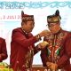 Plt. Sekda Prov. Kalteng Leonard S. Ampung memimpin upacara Hari Jadi ke-23 Kabupaten Sukamara di halaman Kantor Bupati, Rabu (2/7/2025).