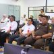 Pj Sekda Tala, Ismail Fahmi, bersama jajaran SKPD dan Camat menyaksikan peluncuran logo HUT ke-80 RI secara daring dari Gedung Command Center, Rabu (23/7/2025).