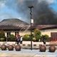 Petugas Damkar Pulang Pisau memadamkan api di Gedung Farmasi RSUD yang terbakar, Sabtu (26/7/2025). (Foto: BPBD Pulang Pisau)