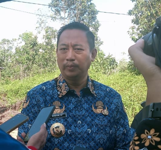 Bupati Sukamara H. Masduki saat memimpin rapat pembentukan panitia pelaksana HSP dan IKBAB Tingkat Provinsi Kalimantan Tengah di Aula Kantor Bupati, Senin (28/7/2025).