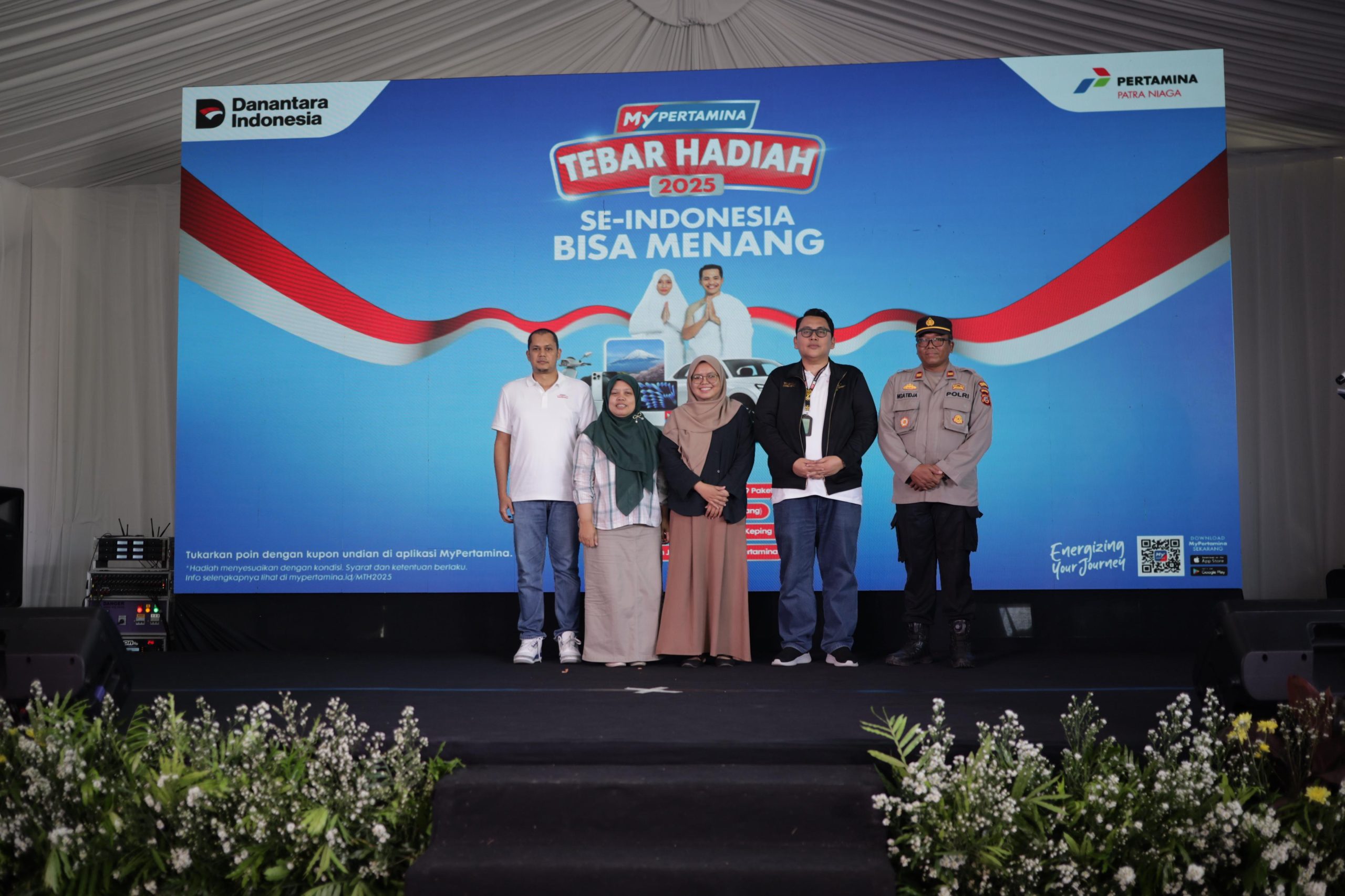 Tim Pertamina Patra Niaga bersama perwakilan Kemensos RI, notaris, dan kepolisian menyaksikan proses pengundian MyPertamina Tebar Hadiah 2025 Periode 1 di SPBU Sultan Ageng Tirtayasa, Cirebon, Minggu (20/7/2025).