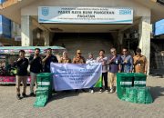 BPJS Ketenagakerjaan Batulicin Ajak Warga Kurangi Sampah Plastik di Pasar Pagatan
