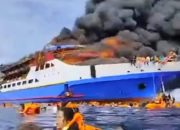 Kapal KM Gregorius Barcelona V Terbakar, Penumpang Panik Lompat ke Laut