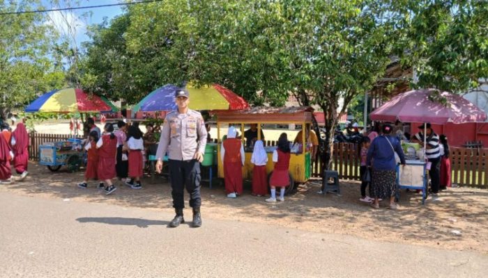 Polsek Kapuas Hulu Rutin Patroli dan Sambang Warga