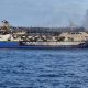 Kapal Motor (KM) Barcelona VA terbakar hebat di perairan Pulau Talise, Minahasa Utara, Sulawesi Utara, Minggu (20/7/2025). Petugas gabungan berhasil memadamkan api dan mengevakuasi seluruh penumpang.