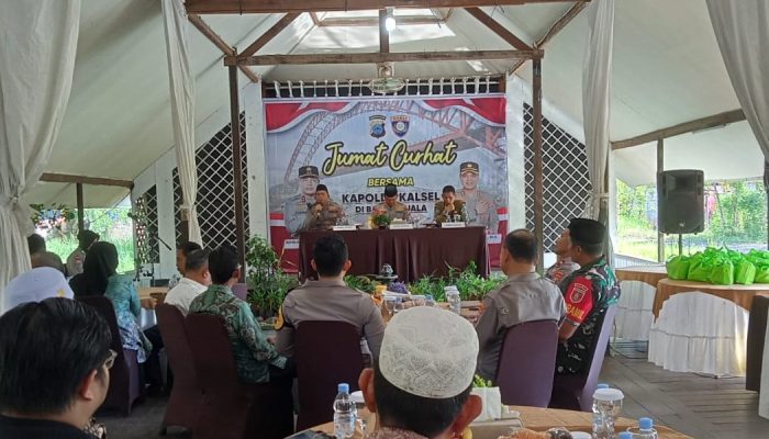 Kapolda Kalsel Dengarkan Keluhan Warga Pada Jumat Curhat di Batola