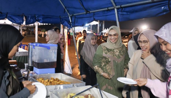 Ketua TP PKK Tanah Bumbu Tinjau UMKM dan Pelayanan Publik di Aksi Serentak