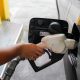 SPBU Pertamina mengisi BBM ke kendaraan. Pertamina menegaskan bahwa kecepatan nozzle tidak memengaruhi takaran bahan bakar, Rabu (6/8/2025). (Foto: dok. Pertamina)