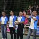 Kapolres Sukamara AKBP Abdian Berkat Ndraha, S.I.K., S.H., M.H. melakukan servis bola pertama sebagai tanda dibukanya Turnamen Voli Kapolres Cup 2025 di GSG Sukamara, Rabu (6/8/2025).