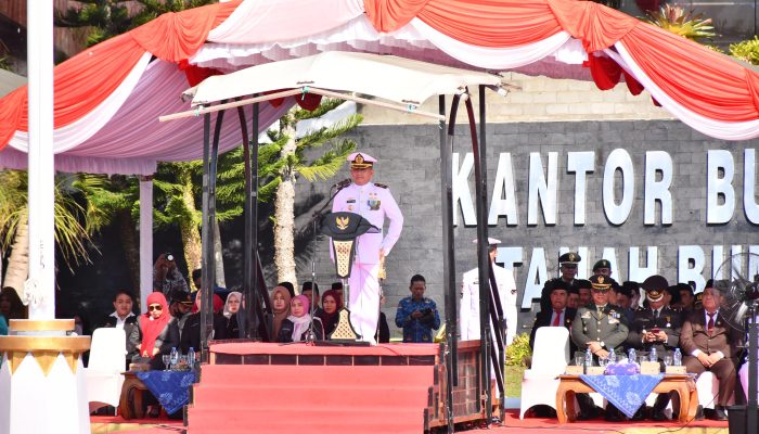 Lanal Kotabaru Pimpin Upacara HUT ke-75 Kalsel di Tanah Bumbu